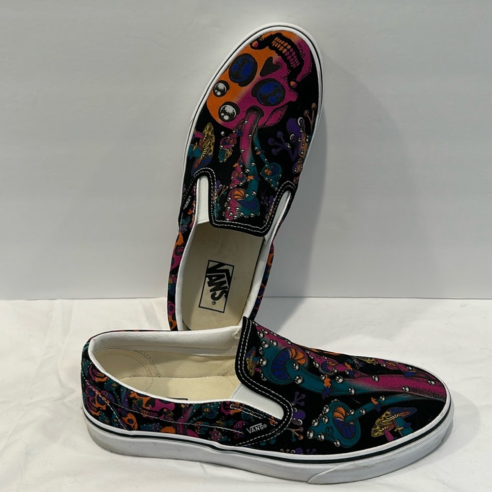 Vans skulls and shrooms
